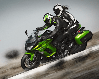 La moto verte doit être colorée différemment grâce à la SCC.